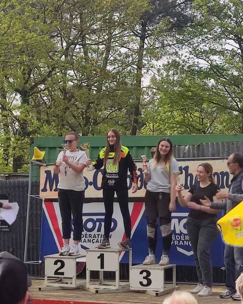 Podium feminine st cheron 2024